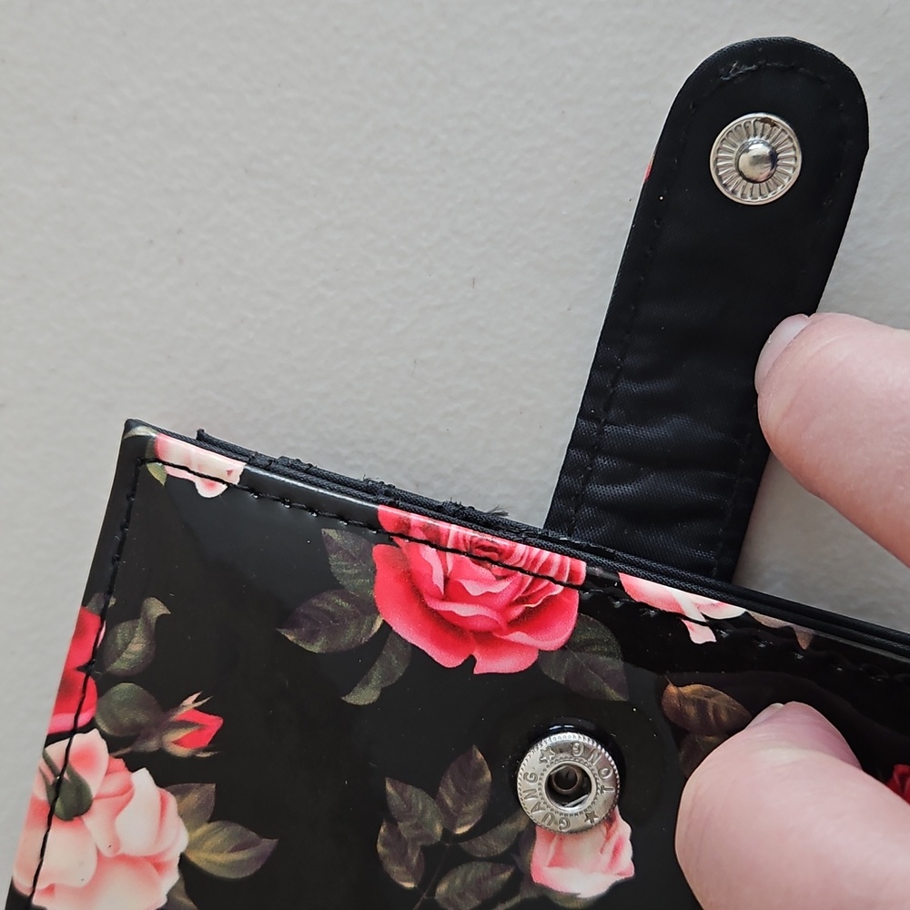 Safe Keeper Floral Black Wallet - Picture 10 of 11